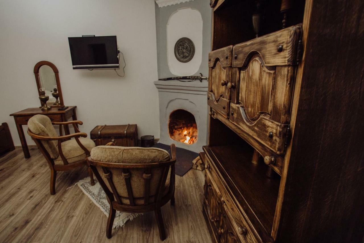 Larda Hotel Mestia Bagian luar foto