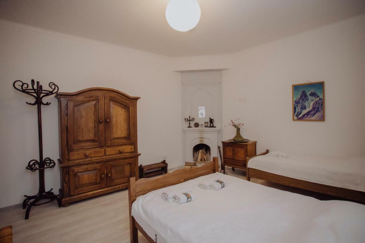 Larda Hotel Mestia Bagian luar foto