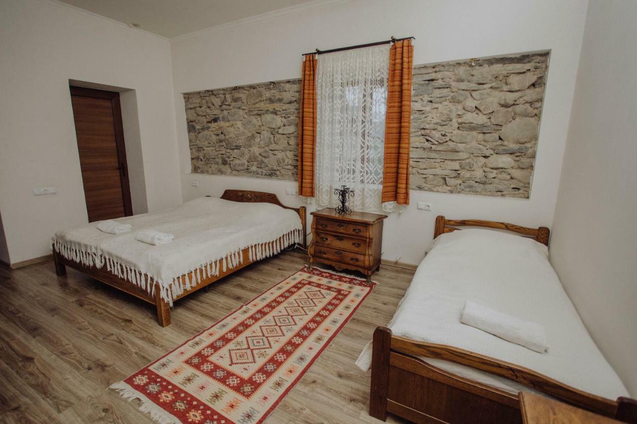 Larda Hotel Mestia Bagian luar foto