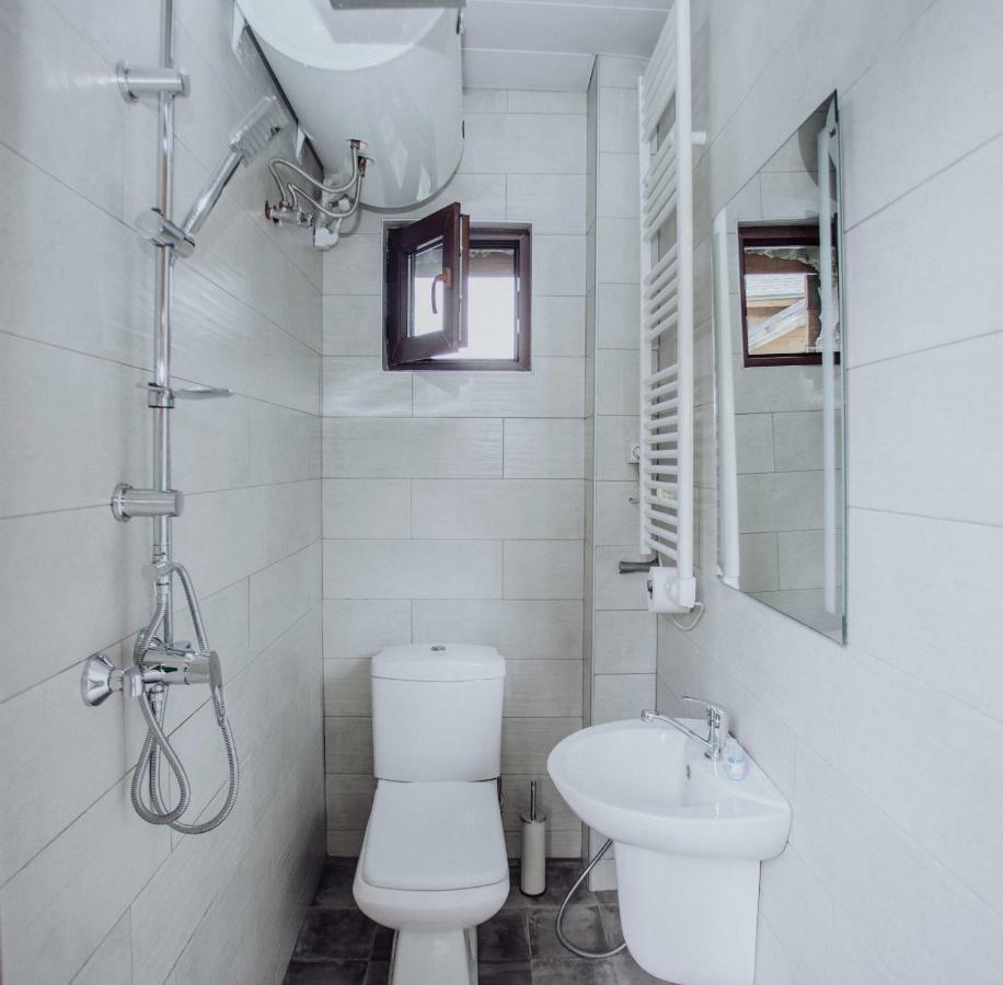 Larda Hotel Mestia Bagian luar foto