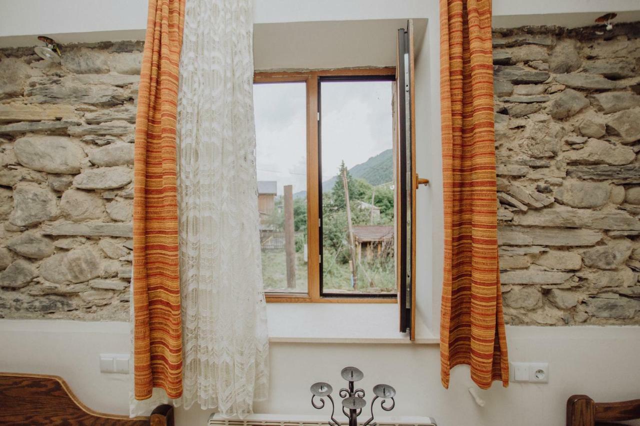 Larda Hotel Mestia Bagian luar foto