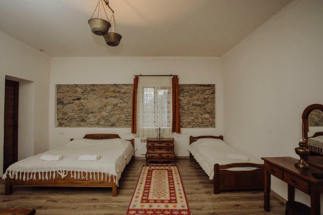 Larda Hotel Mestia Bagian luar foto