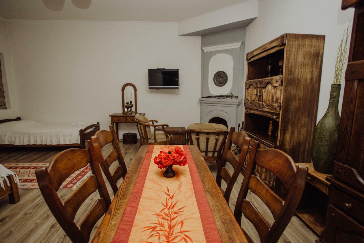 Larda Hotel Mestia Bagian luar foto